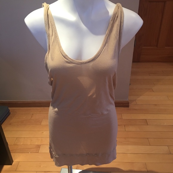 BCBGMaxAzria Tops - Like new bcbg tunic 🌴🍒